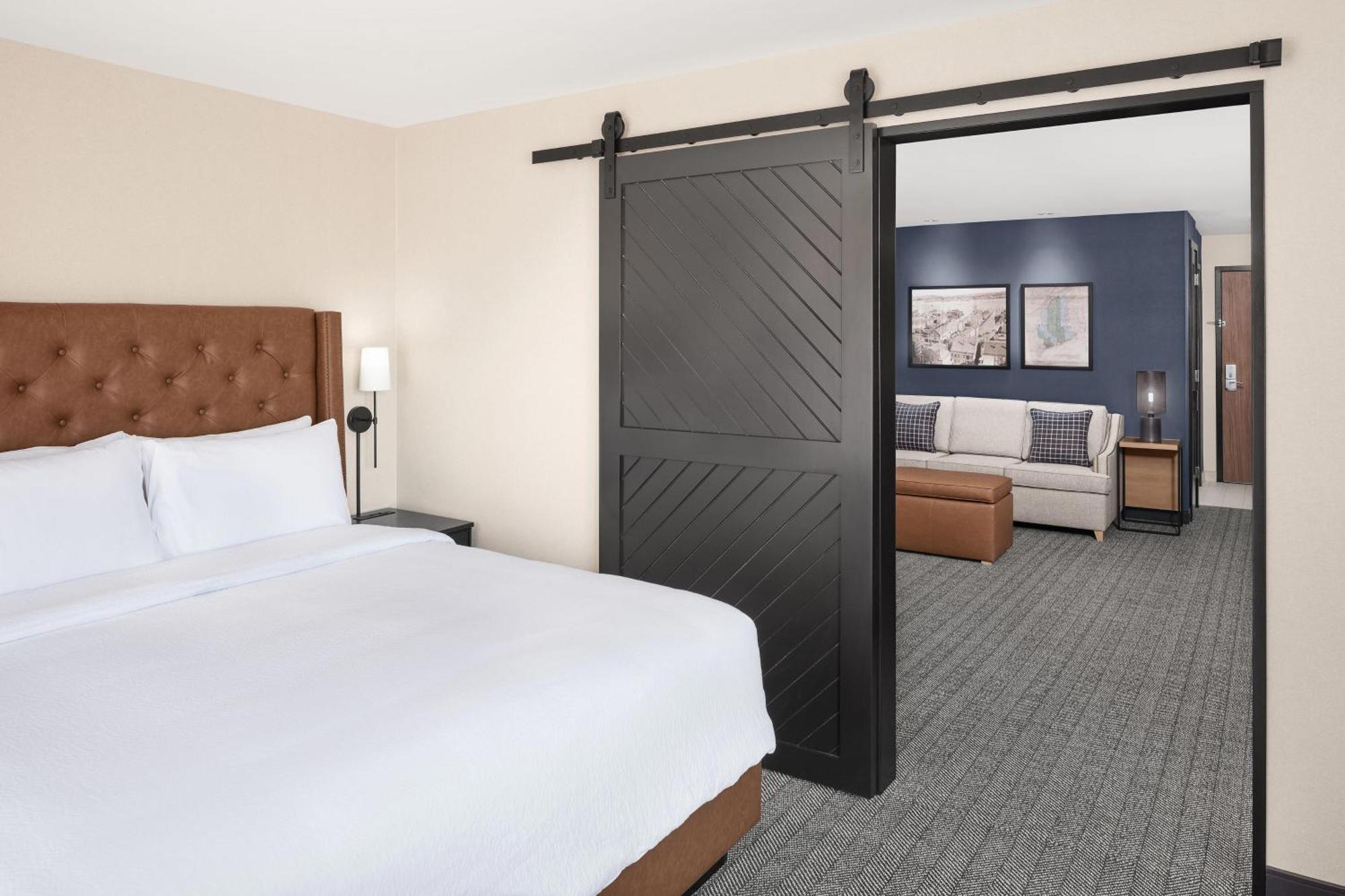 Courtyard By Marriott Portland Downtown/Waterfront Hotel Екстериор снимка
