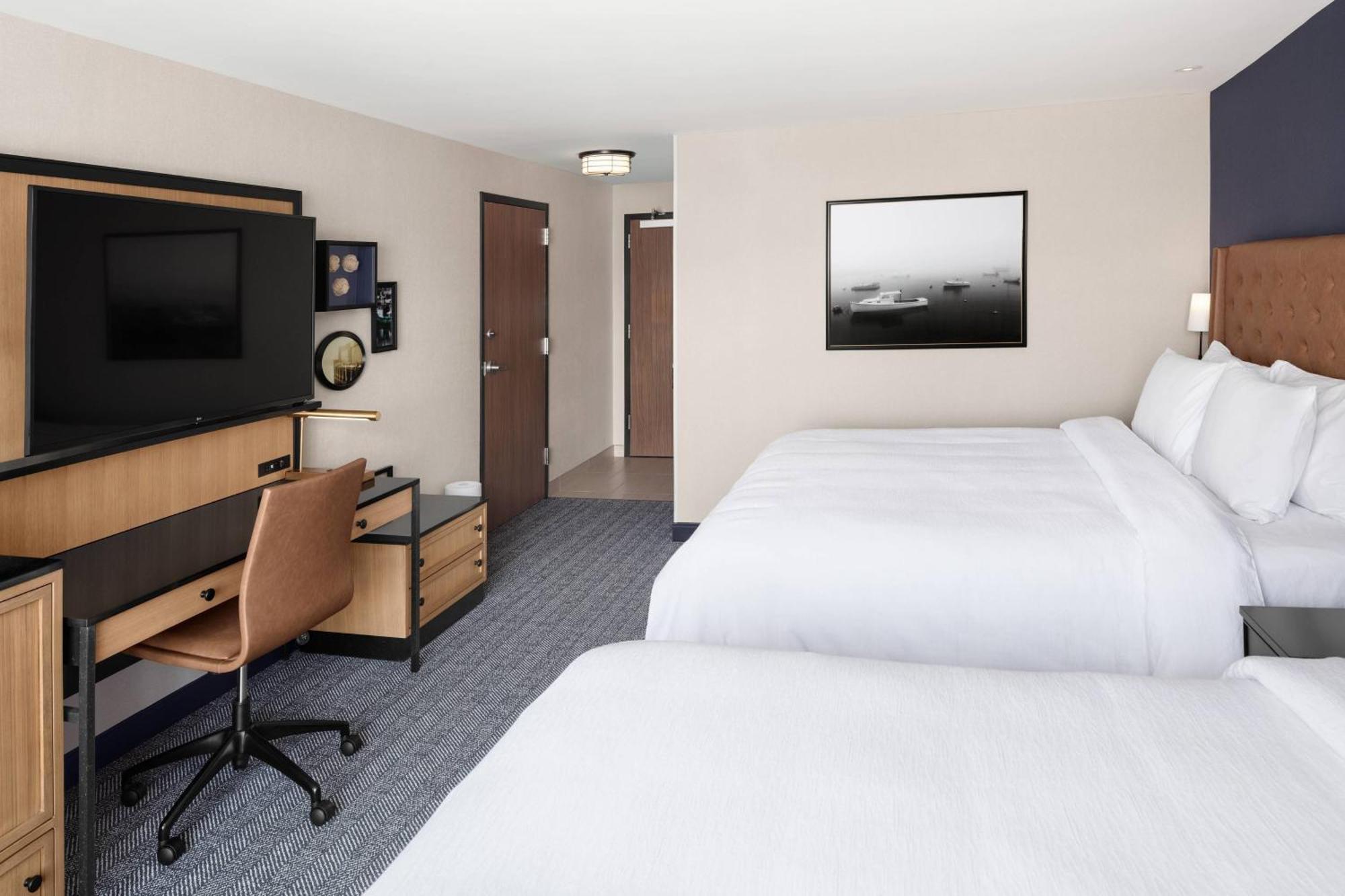 Courtyard By Marriott Portland Downtown/Waterfront Hotel Екстериор снимка