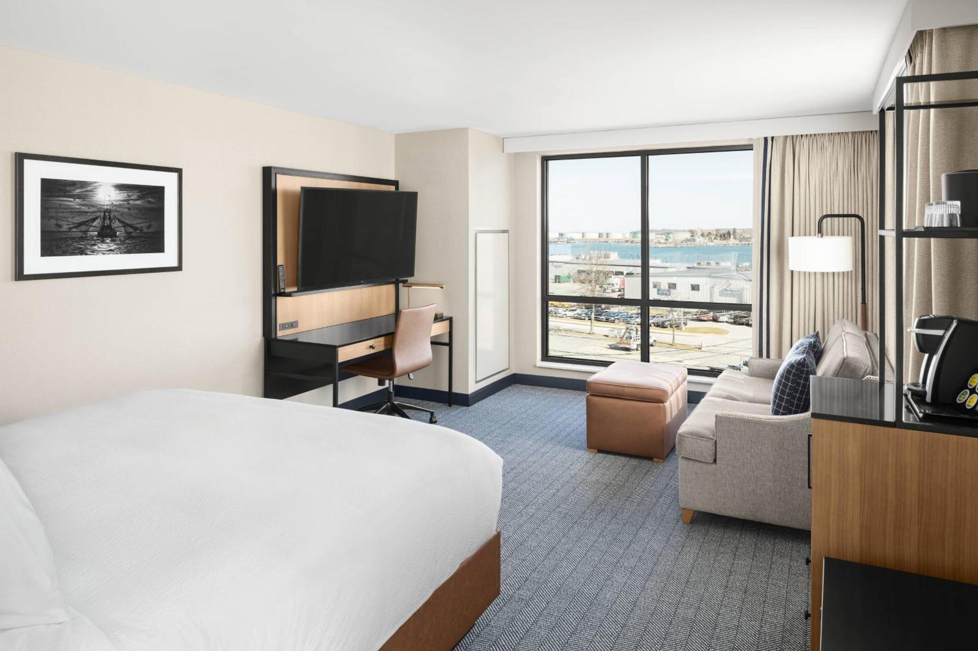 Courtyard By Marriott Portland Downtown/Waterfront Hotel Екстериор снимка