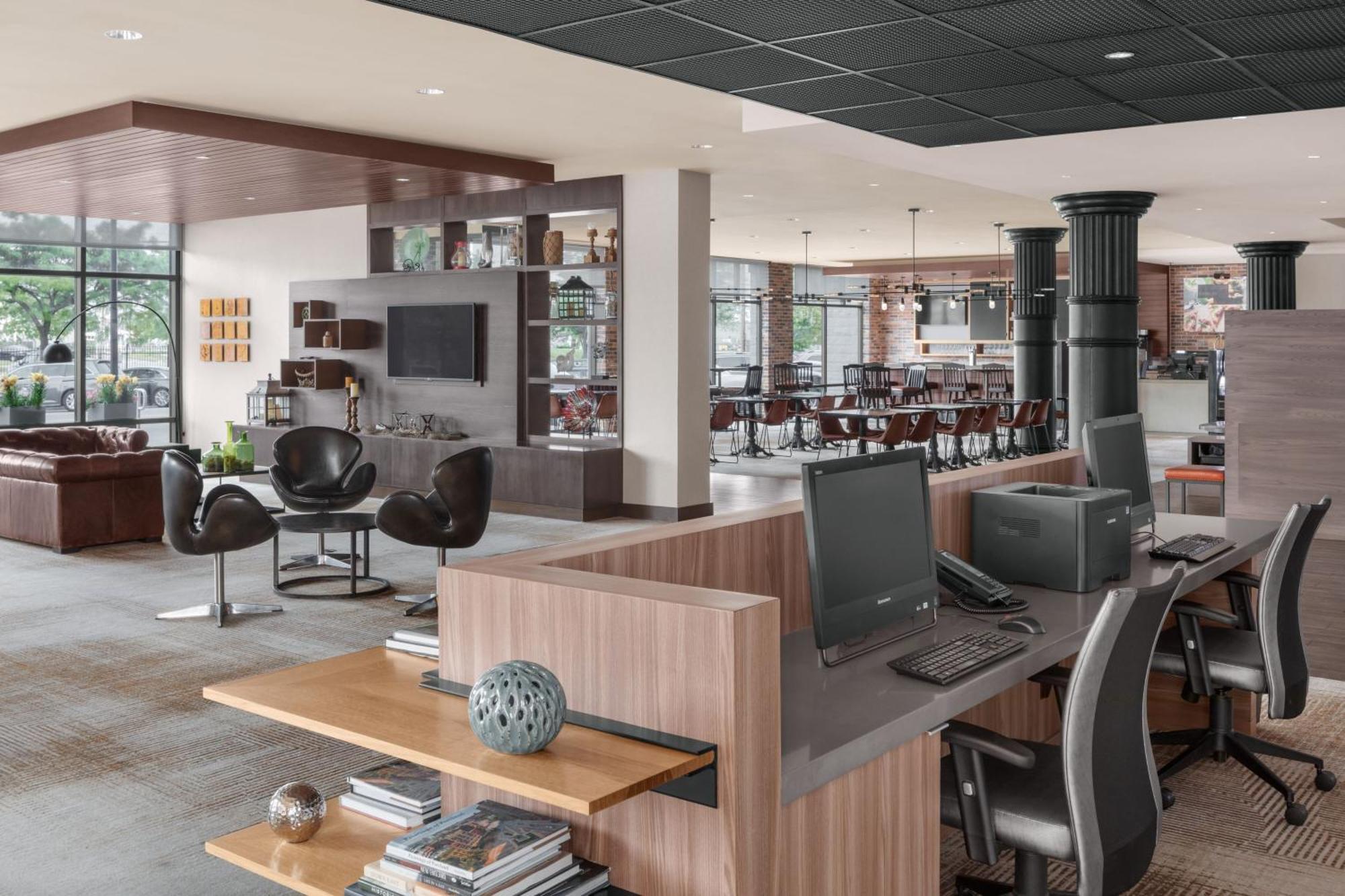 Courtyard By Marriott Portland Downtown/Waterfront Hotel Екстериор снимка